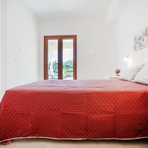 Ambra Holiday Rooms - Rooms & Beach